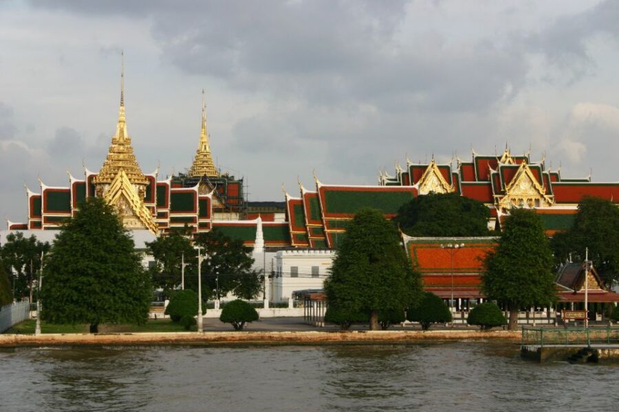 Bangkok: Grand palace and Iconic temple Half-Day Private - Grand Palace and Wat Phra Kaew: where the details matter