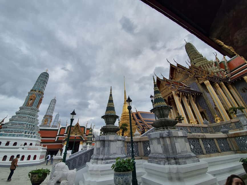 Bangkok: Grand palace and Iconic temple Half-Day Private - Wat Pho and the Reclining Buddha: the spiritual side you can feel