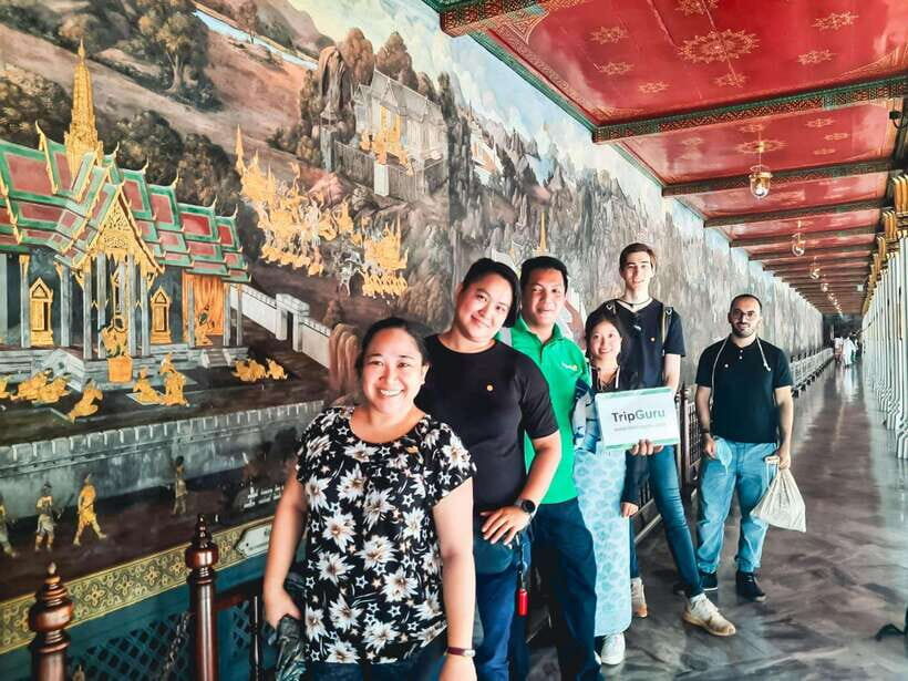 Bangkok: Grand Palace and Wat Phra Kaew Guided Walking Tour - Wat Phra Kaew and the Emerald Buddha: what to expect and how to behave