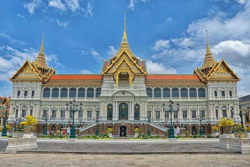 Bangkok: Grand Palace, Wat Pho, Wat Arun Sacred & Local Tour - River City Start, Boat Time, Then Right Into Royal Bangkok