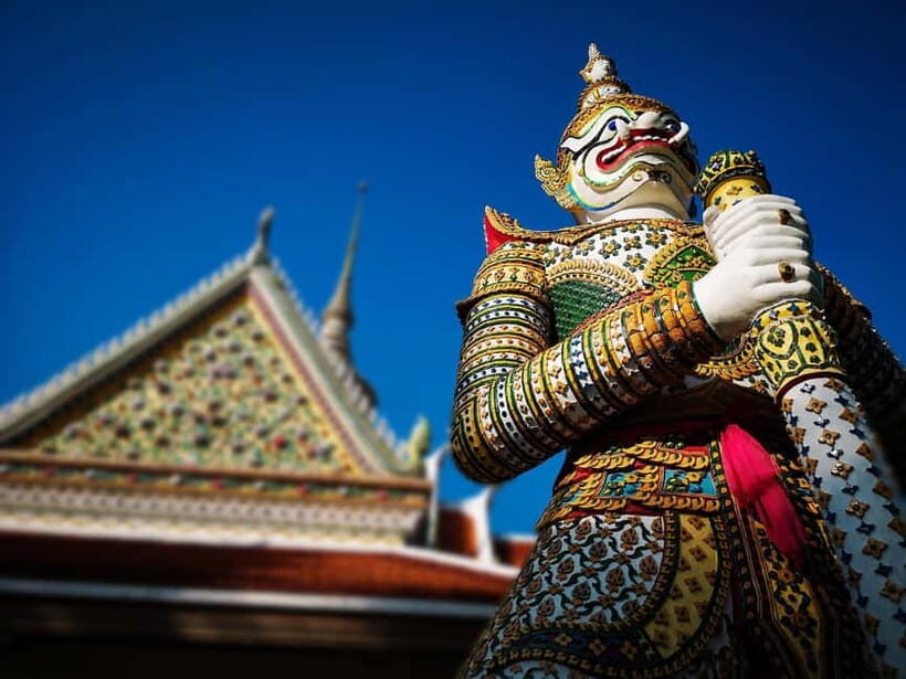 Bangkok: Grand Palace, Wat Pho, Wat Arun Sacred & Local Tour - Pak Khlong Talat Flower Market: A Color Reset and a Practical Souvenir Stop