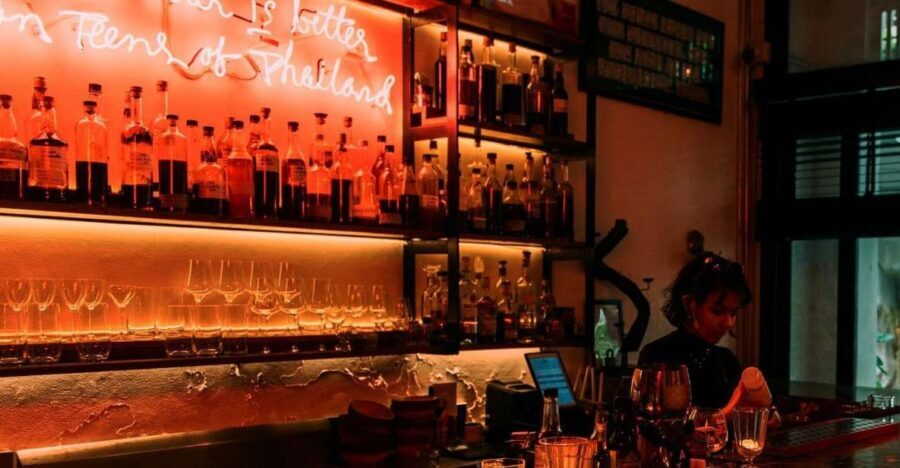 Bangkok: Guided Bar Hopping Night Tour with Private Option - TEP BAR (45 minutes): Thai herbs and a more polished vibe