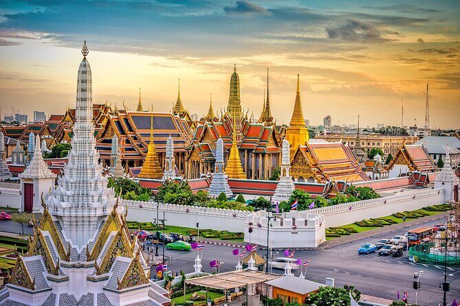 Bangkok Guided Temple Tour With Lunch Private - Wat Arun (Temple of Dawn) via ferry: the best change of pace