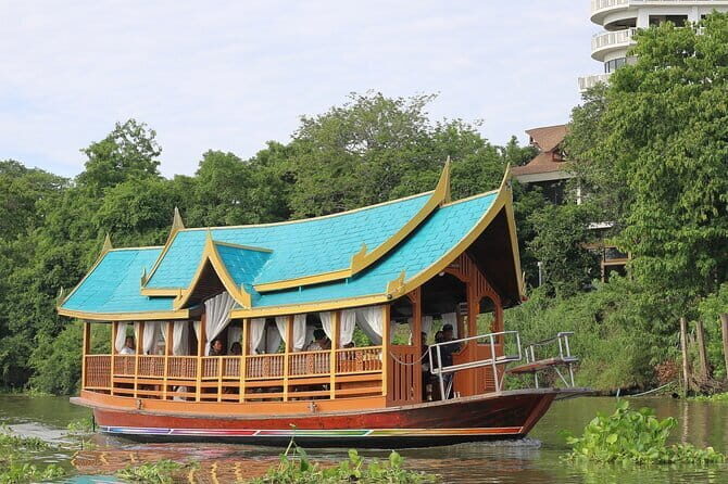 Bangkok Half Day Guided Tour: Grand Palace, Wat Arun & Wat Pho - Wat Arun (Temple of Dawn): riverside drama in one stop