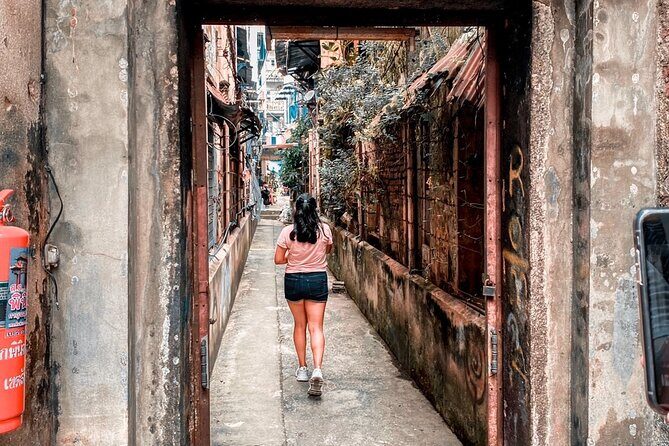 Bangkok Heritage & Street Art Private Walking Tour - Walking into a Bangkok most people skip