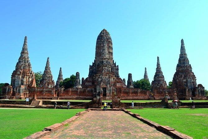 Bangkok History Temples Markets and Food Tasting - Wat Arun (Temple of Dawn): riverside views and a temple that photographs well for a reason