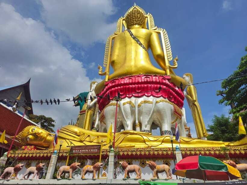 Bangkok Long Boat Canal a Big Buddha & Culture Markets Tour - Khlong Bang Luang Floating Market Break: Food, Photos, and Shopping Pace