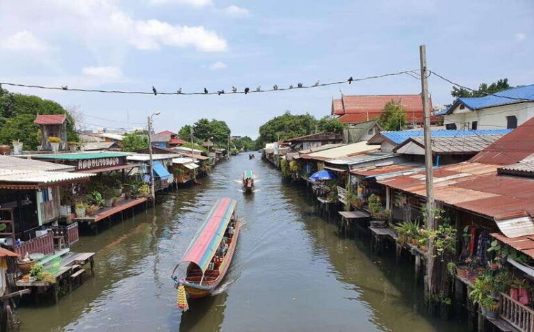 Bangkok: Longtail Boat Canal Cruise - Getting started at Elefin Coffee and settling onto a long-tail boat