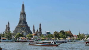 Bangkok: Longtail Boat Canal Tour to Wat Arun - Tha Tian Pier meeting: the small logistics that keep the day smooth