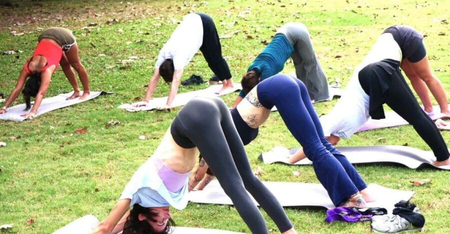 Bangkok: Lumpini Park Yoga Experience - Language and comfort: how to prep so you enjoy it more