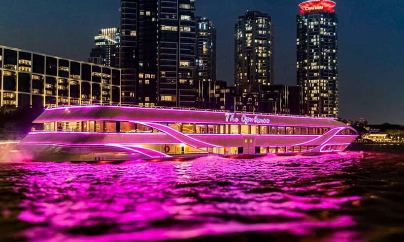 Bangkok: Luxury Dinner Cruise on Chao Phraya River - Live band performance: music that fits dinner time