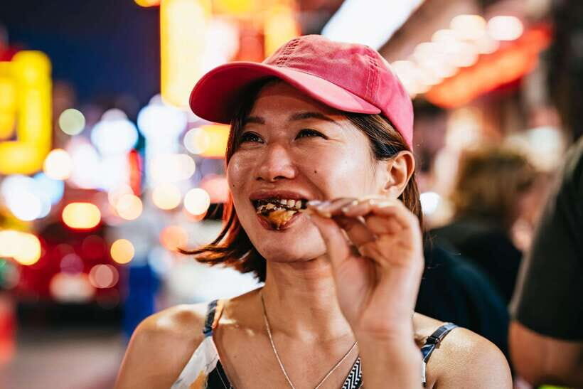 Bangkok: Michelin Guide Street Food Tour by Tuk Tuk - Optional Teens of Thailand: Another Choice Stop
