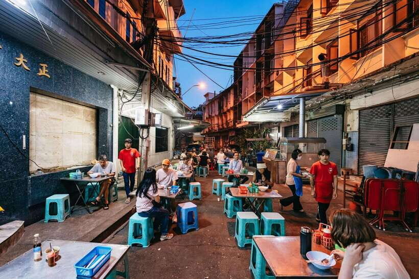 Bangkok: Michelin Guide Street Food Tour by Tuk Tuk - Optional Michelin Bib Gourmand: Jay Fai and the Reality of Waiting