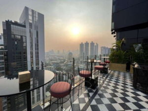 Bangkok: Mojjo Rooftop Lounge & Bar Food & Beverage Package - Latin-Inspired Live Music and the Rooftop “Feel”