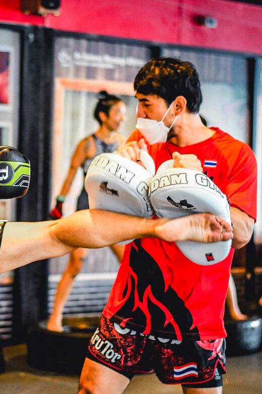 Bangkok: Muay Thai Training Class by Krudam Gym@Sukhumvit 36 - Krudam Gym on Sukhumvit 36: a straightforward Muay Thai session