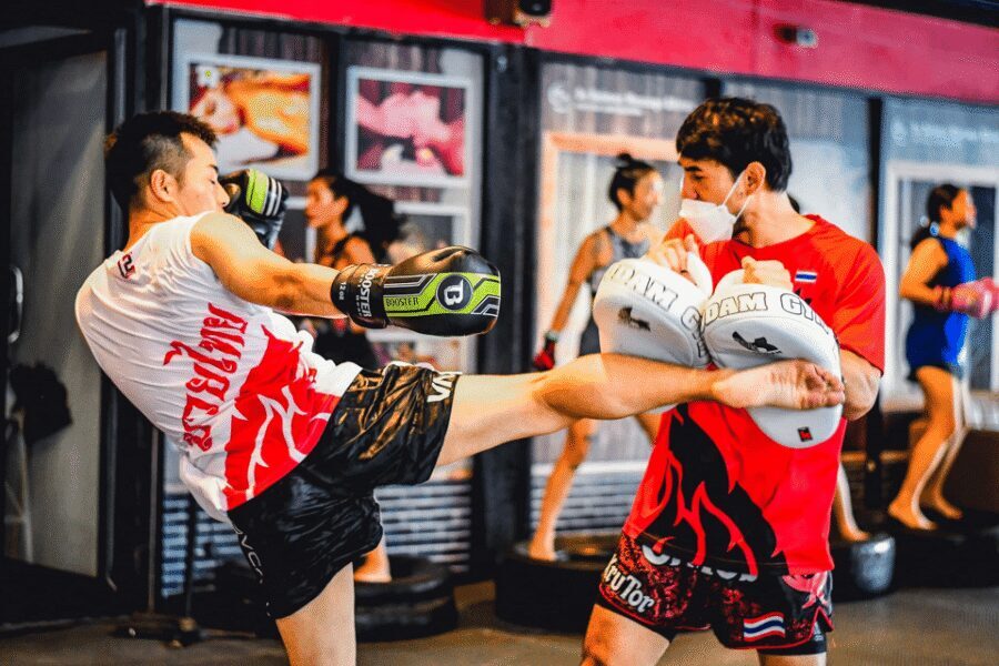 Bangkok: Muay Thai Training Class by Krudam Gym@Sukhumvit 36 - Krudam Kick: what the gym’s training focus suggests