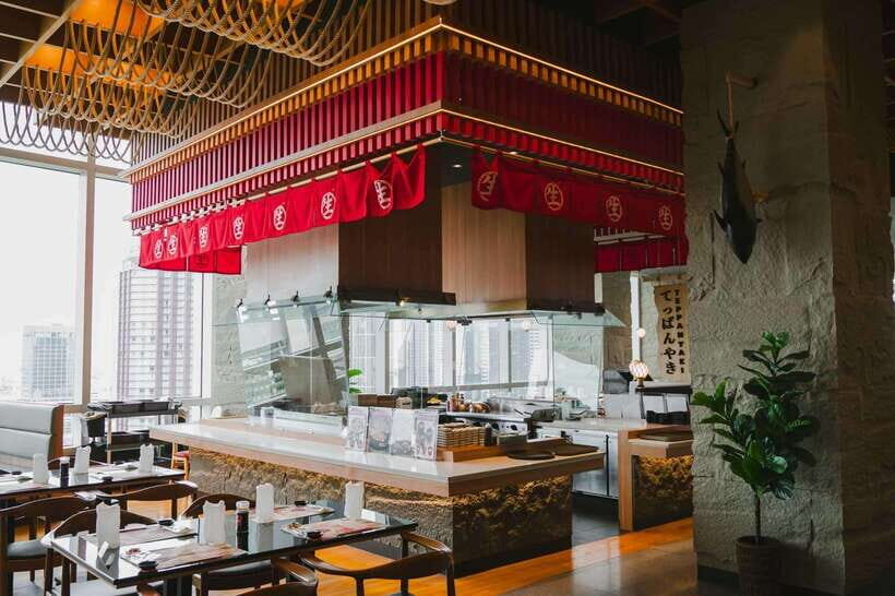 Bangkok: NAMA Japanese and Seafood Buffet Dinner - Service and pacing: the calm side of a busy buffet