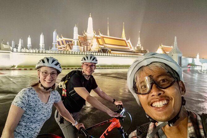 Bangkok Night Bike Tour -Hotel-pickup & Dinner - Thonburi: Night Alleyways, Local Rhythm, and an Easy Start