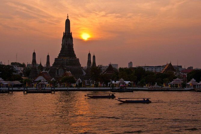 Bangkok Old Town: Day and Night Tour - Night Old Bangkok by tram: monuments lit up for a different kind of sightseeing