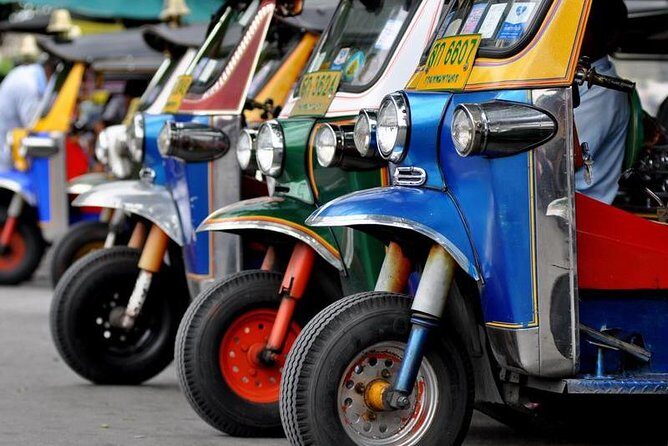 Bangkok Old Town: Day and Night Tour - Khao San Road: where the day ends and the city turns loud