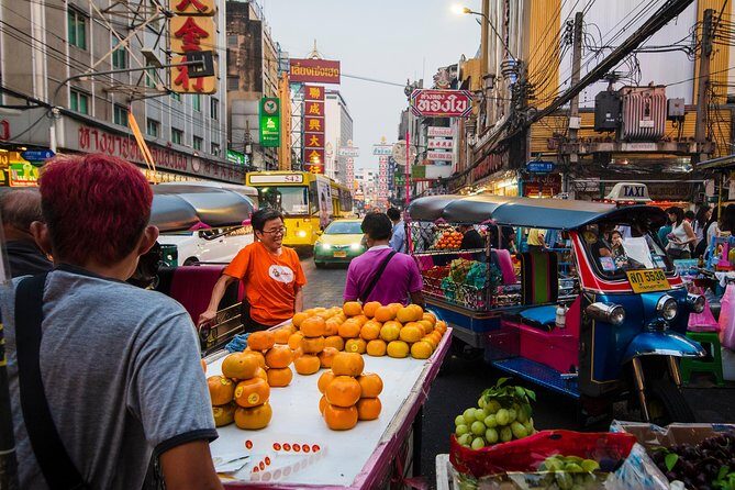 Bangkok Photography Masterclass - Private Photography Lesson - Benjasiri Park and Wat Arun: switching gears between calm and icons