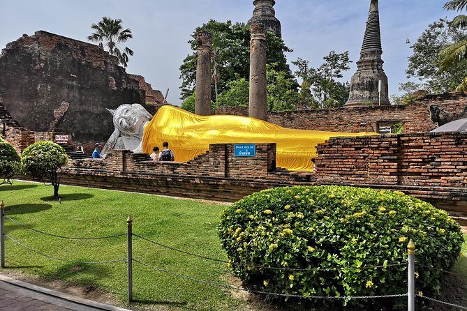 Bangkok: Private Ayutthaya and Bang Pa-In Summer Palace Tour - Wat Mahathat: ruins that feel personal, not postcard-perfect