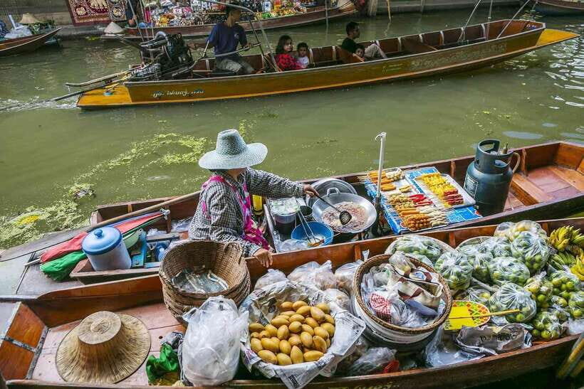 Bangkok: Railway and Floating Market Tour with Dragon Temple - Key Points You’ll Remember