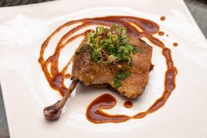 Bangkok: Red Sky Rooftop & Bar 56th Floor - Free-flow drinks and the bar menu: how the 90 minutes usually plays out