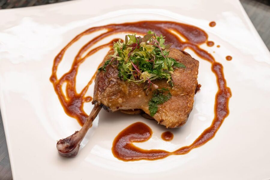 Bangkok: Red Sky Rooftop & Bar 56th Floor - Free-flow drinks and the bar menu: how the 90 minutes usually plays out