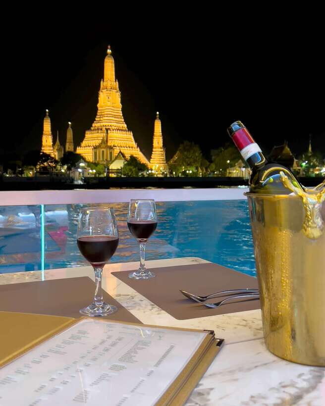Bangkok: Royal Galaxy Dinner Cruise with Siam Fantasy Show - Key things that make this evening work