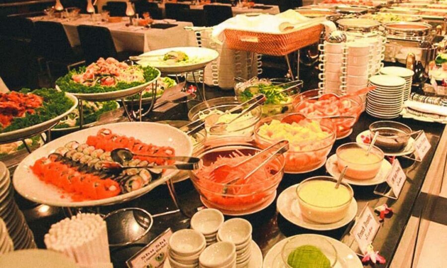 Bangkok: Royal Princess Cruise with Buffet Dinner & Show - Outdoor deck strategy: where to stand for the best views