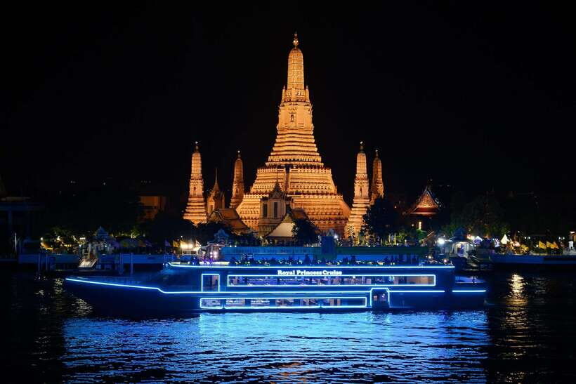 Bangkok: Royal Princess River Dinner Cruise with Live Music - Dinner vs. sunset: what changes on the Royal Princess evening sailing