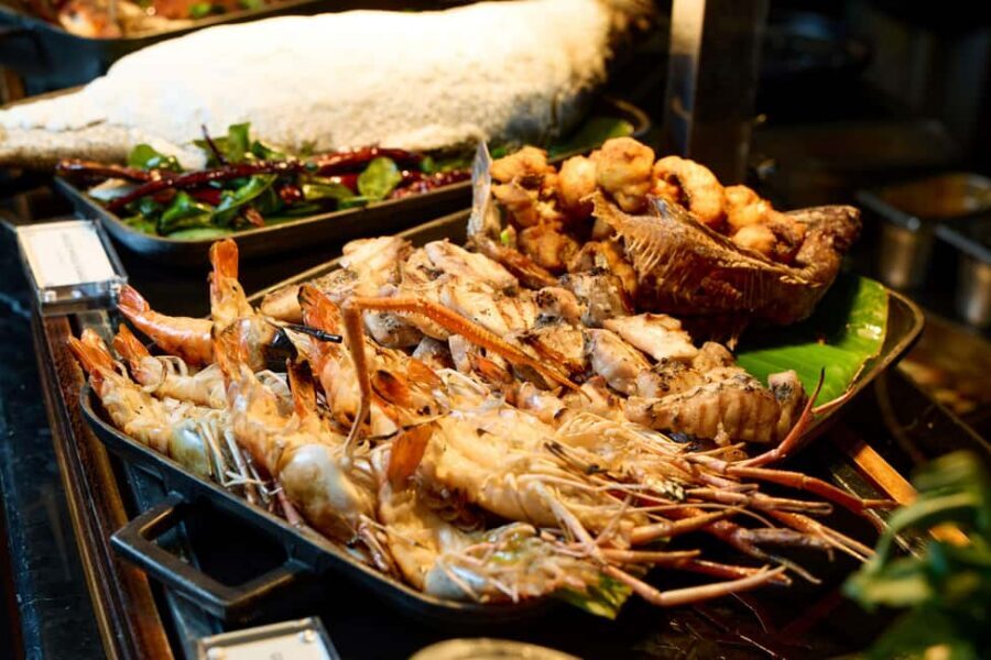 Bangkok: Saturday Dinner Buffet at W Bangkok - How to eat smart at The Kitchen Table (so you don’t waste the buffet)