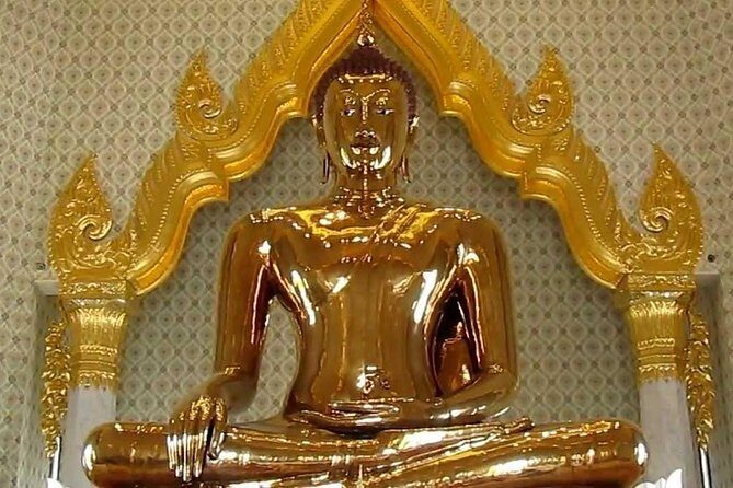 Bangkok Selfie Expert Tour: Little India, Wat Traimit & Wat Pho - Chinatown by slow ride and quick selfie timing