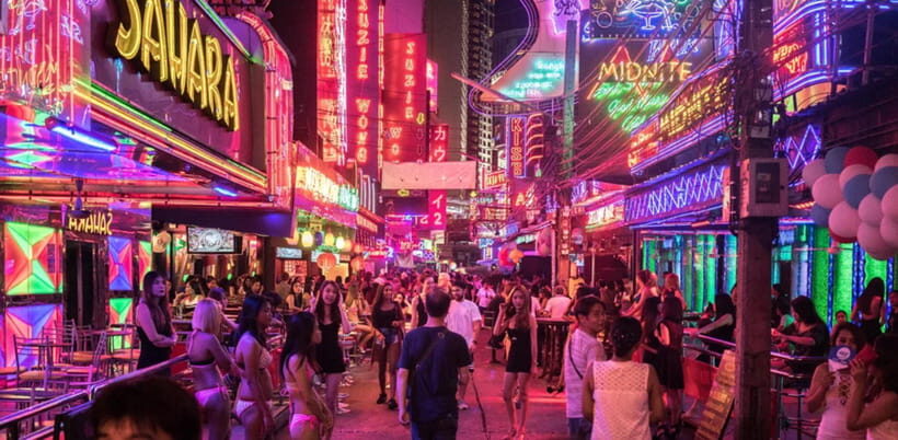 Bangkok: Soi Cowboy, Nana, Soi 11, Rooftops, Clubs & Go Go’s - The walk-through of Soi Cowboy: neon without the stress