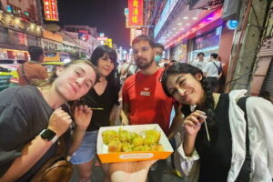 Bangkok Street Food Variety Cultures Local Tasty - Odeon Roundabout: A Quick Picture Stop With “Dragon Road” Context