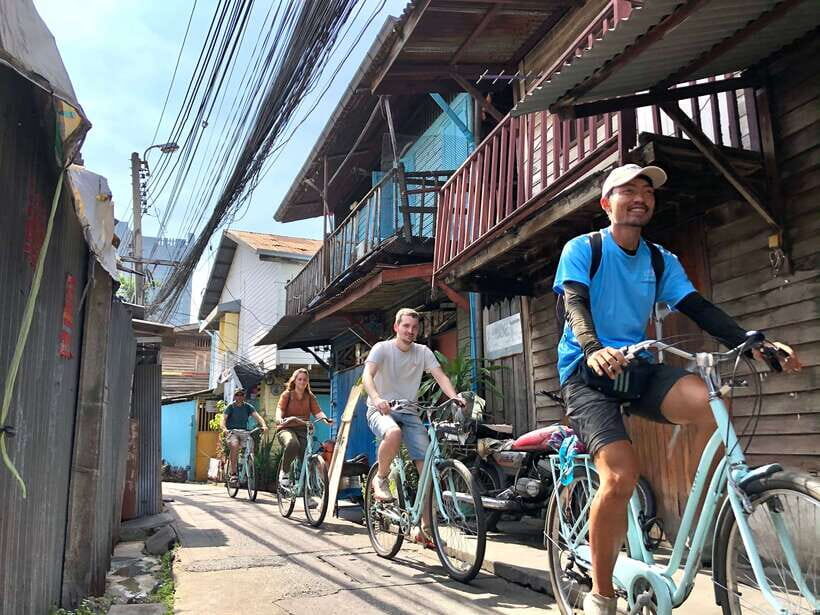 Bangkok: Temples, Canals & Local Life Bike Tour - Thonburi by bike: how this 3-hour ride skips the crowds