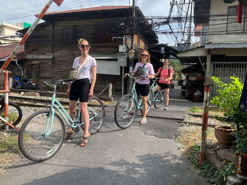 Bangkok: Temples, Canals & Local Life Bike Tour - Wat Khun Chan (Wat Waramartaya Punthasatharam): temple photos with a story