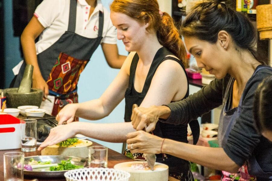 Bangkok: Thai Cooking Class and Onnuch Market Tour - Who should book this Thai cooking and market tour