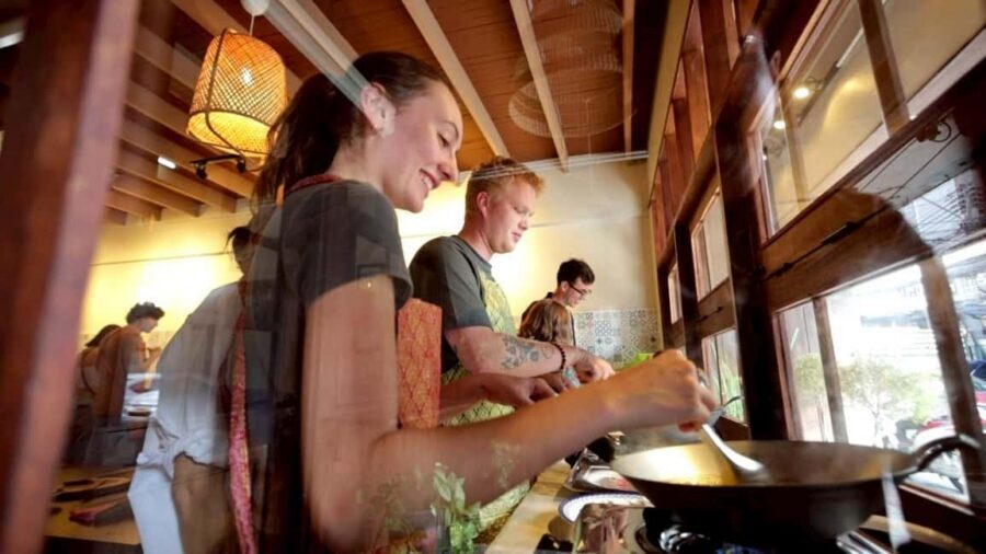 Bangkok: Thai Cooking Class With 4 Dishes & Thai Drink - Meet the instructor: English guidance that keeps you moving