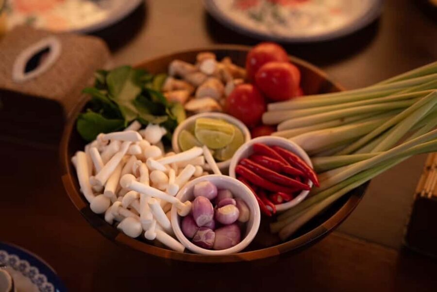 Bangkok: Thai Cooking Class With 4 Dishes & Thai Drink - Food options and dietary reality: what you can request