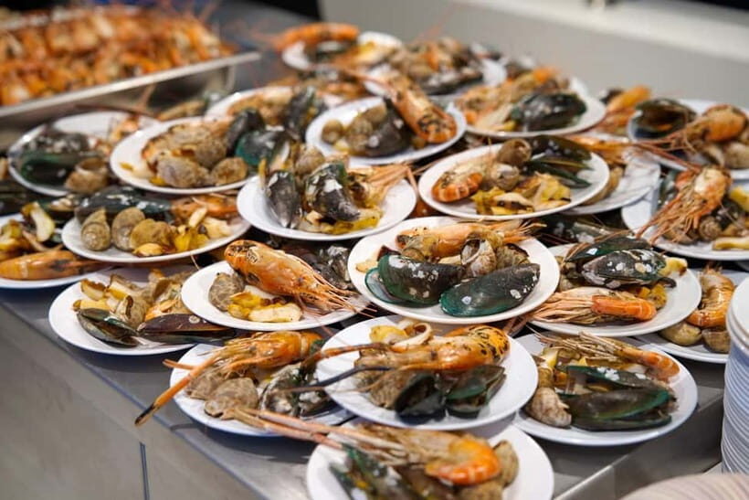 Bangkok: The Planet Cruise with Option Hotel Transfer - The international buffet: how to eat well without slowing the evening