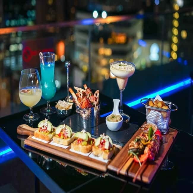 Bangkok: The Vue Bar Rooftop at Mercure Bangkok Sukhumvit 24 - The Vue Bar Rooftop: an easy skyline moment above Sukhumvit 24