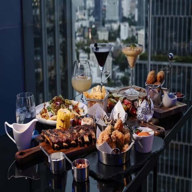 Bangkok: The Vue Bar Rooftop at Mercure Bangkok Sukhumvit 24 - 90 minutes on a rooftop: how to use the time well