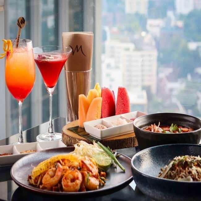 Bangkok: The Vue Bar Rooftop at Mercure Bangkok Sukhumvit 24 - Price and value: what $31 buys in real comfort