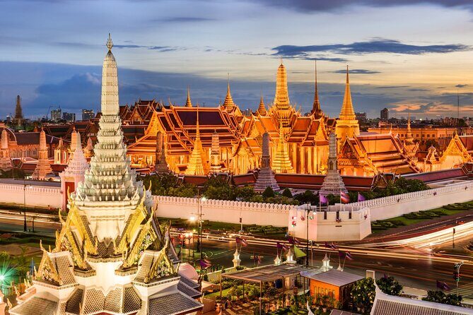 Bangkok Three Temples and The City - The guide is the difference maker