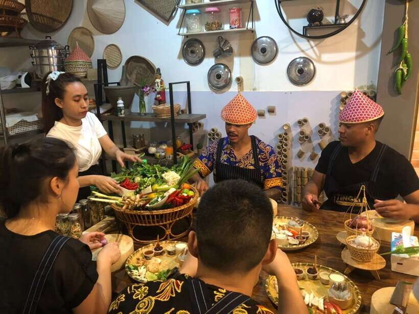 Bangkok: Tingly Thai Cooking School Half-Day Cooking Class - A quick 3-hour Bangkok taste lesson