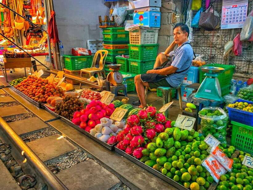 Bangkok: Train Market & Floating Market with Boat Ride - How to Shop Damnoen Saduak Without Overpaying