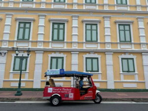 Bangkok: Tuk Tuk Day Pass App & Boat Chao Phraya River - Your day on the road: electric tuk-tuks without the street stress
