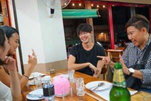 Bangkok Tuk Tuk Night Tour with food & drinks in Siam & Silom - Stop 1 in Siam: an open-air meal and your first toast